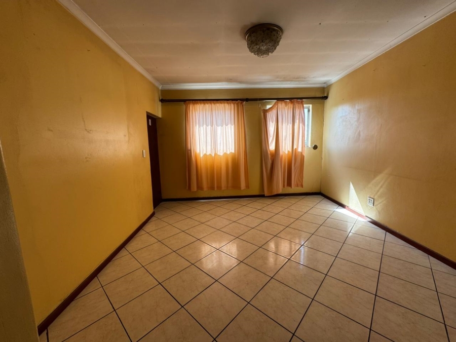 6 Bedroom Property for Sale in Tuscany Glen Western Cape